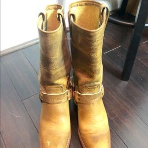Frye Harness 12 R boots